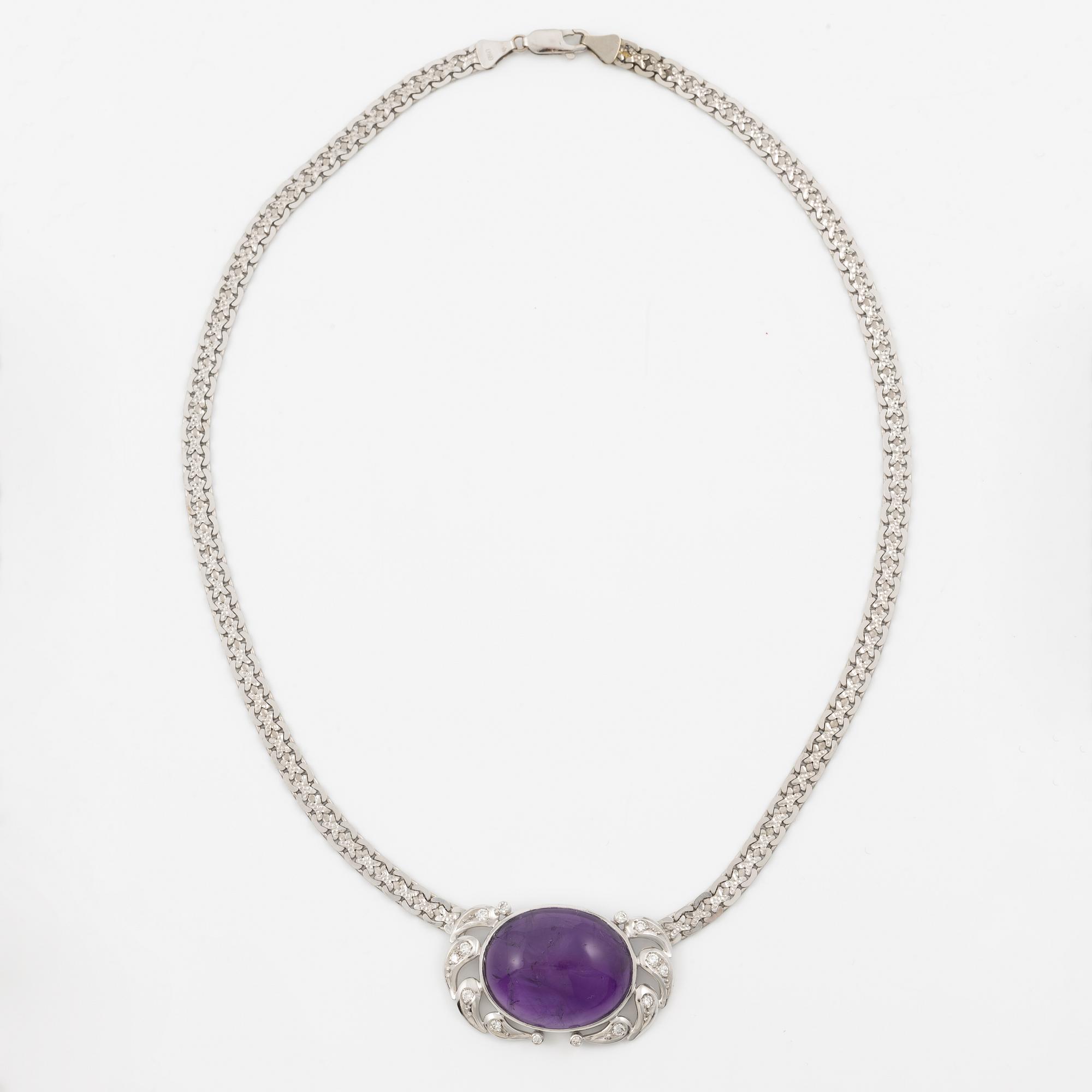 Necklace in 18K white gold with a cabochon-cut amethyst and round brilliant-cut diamonds.