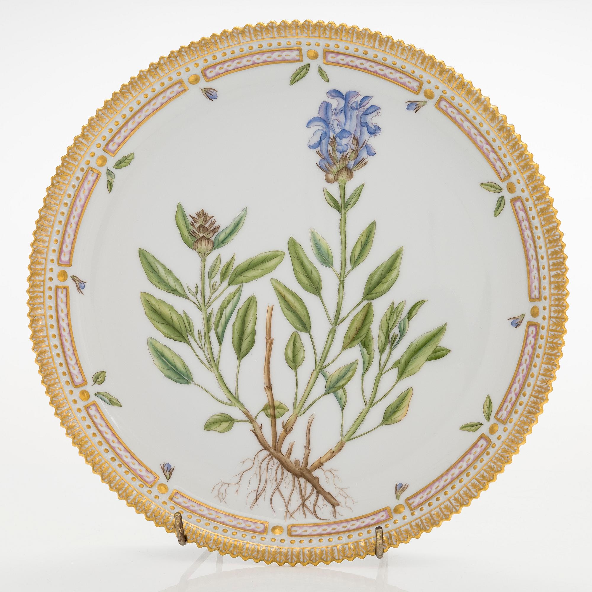 Royal Copenhagen, tallrik, porslin, "Flora Danica", Danmark, 1900-tal.