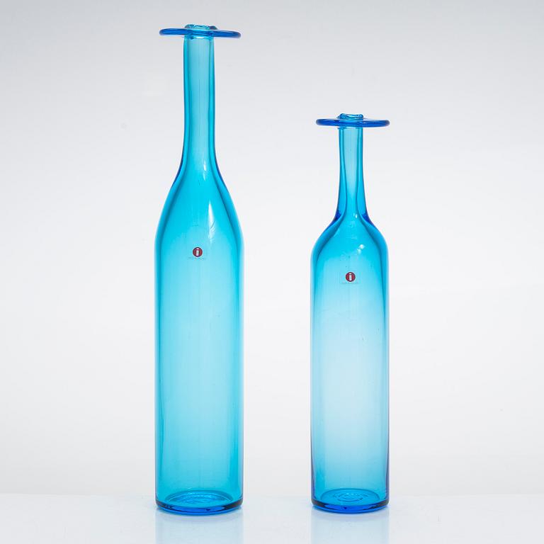 Oiva Toikka, two glass bottles, signed Oiva Toikka Nuutajärvi 30/2000 and 27/2000.