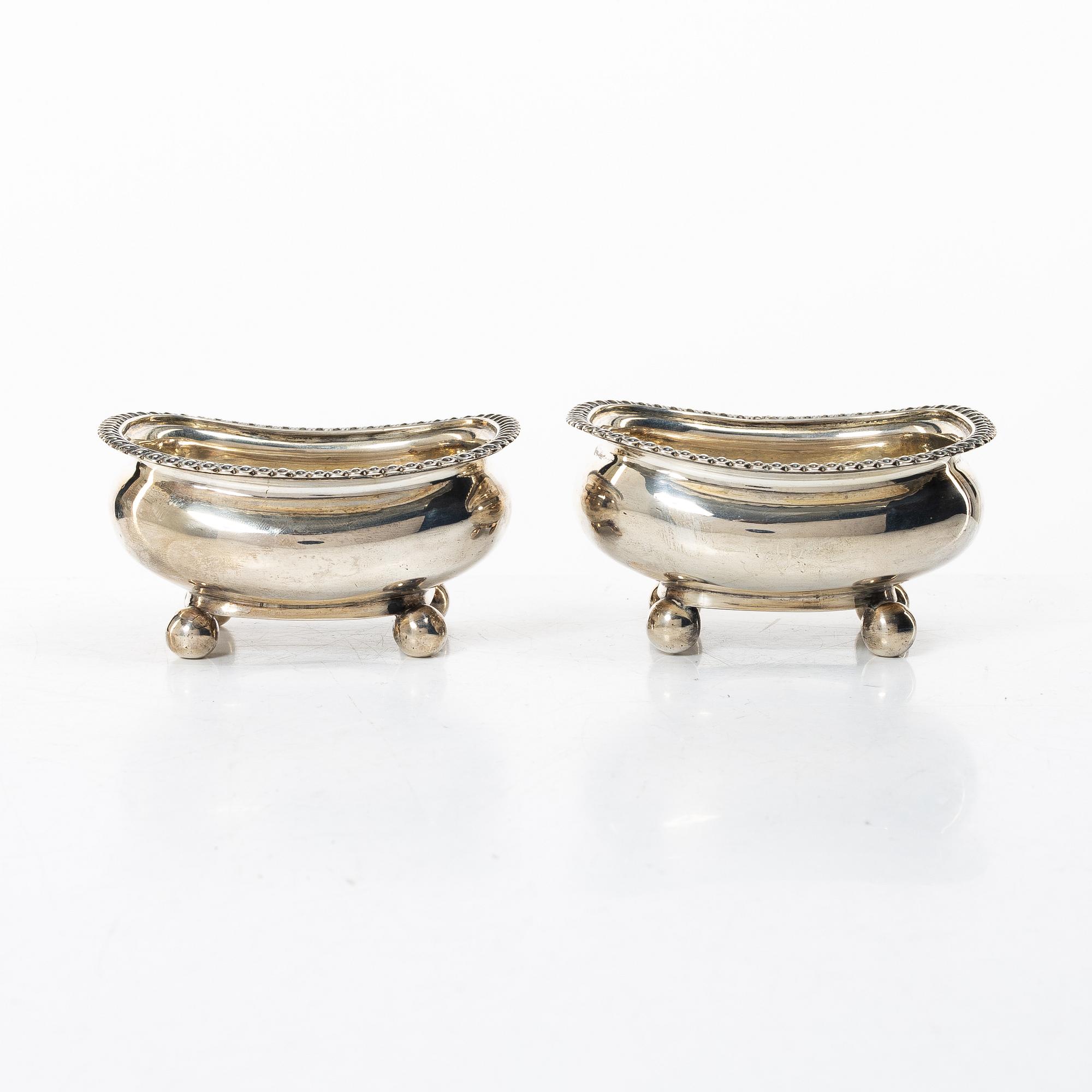 A pair of silver salt cellars, Alexander Hewat, London, England, 1810.