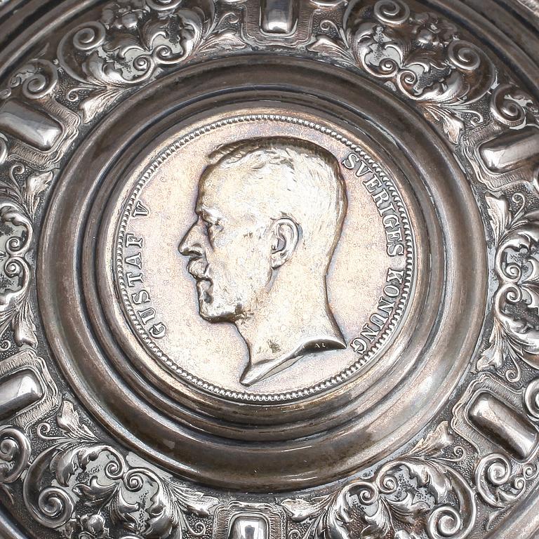 STOP, silver, C G Hallberg, Stockholm, 1944, vikt ca 597 gram.