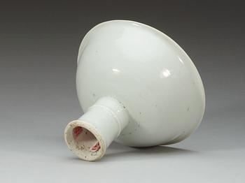 STEMCUP, porslin. Ming dynastin, Wanli (1573-1620).