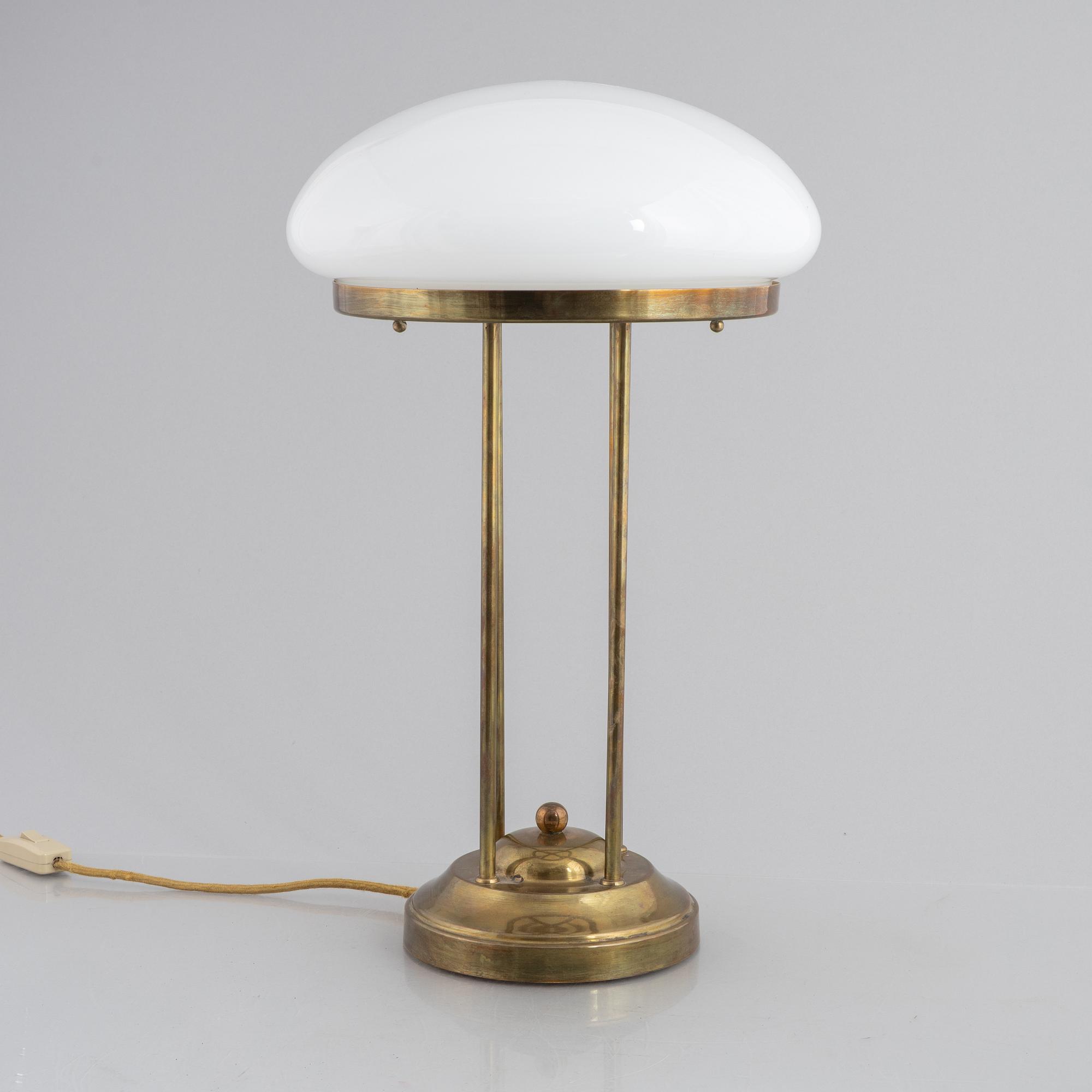An art noveau table lamp, early 20th century.