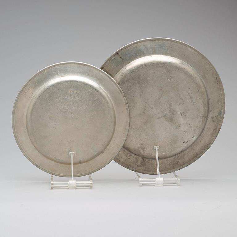 Two pewter dishes by G Östling 1783/85.