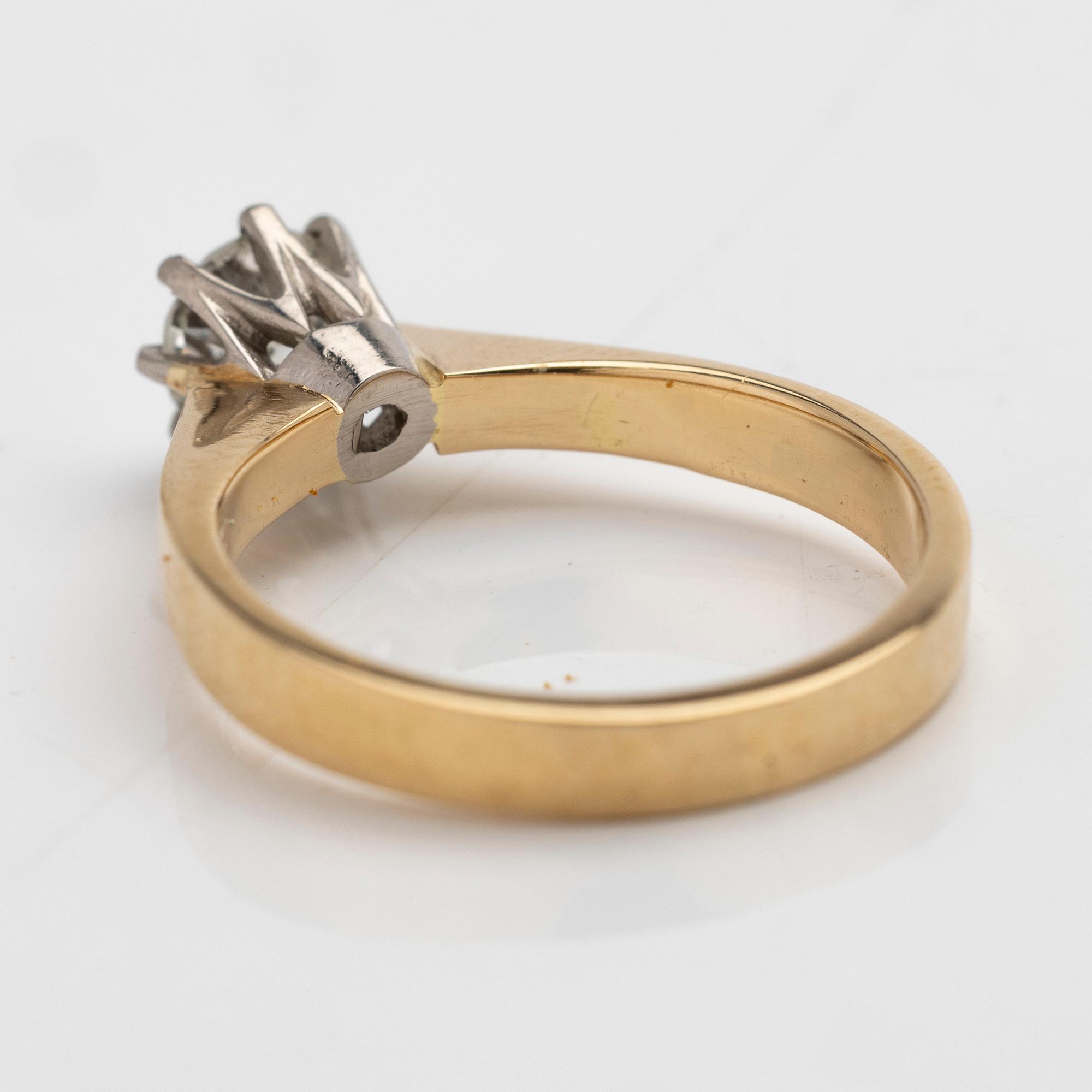 Lars-Erik Nilsson, 18K gold solitaire ring with a diamond, Ängelholm 1990.