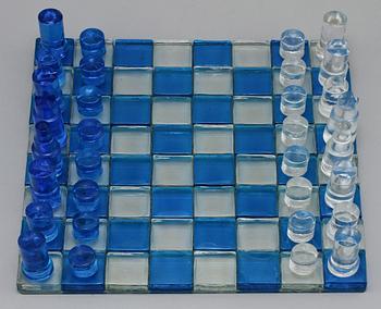 SCHACKSPEL, glas, enligt uppgift Kristina Kuylenstierna, Lindshammar, 1900-talets andra hälft.