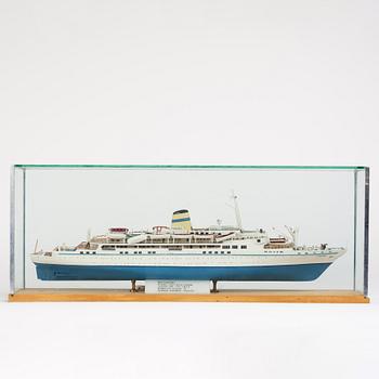 Ship model, M/V Funchal, built by Gunnar Roempke 1988-89.