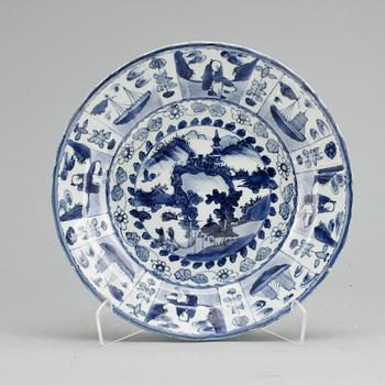 1682. A blue and white kraak dish, Ming dynasty, Wanli (1572-1620).