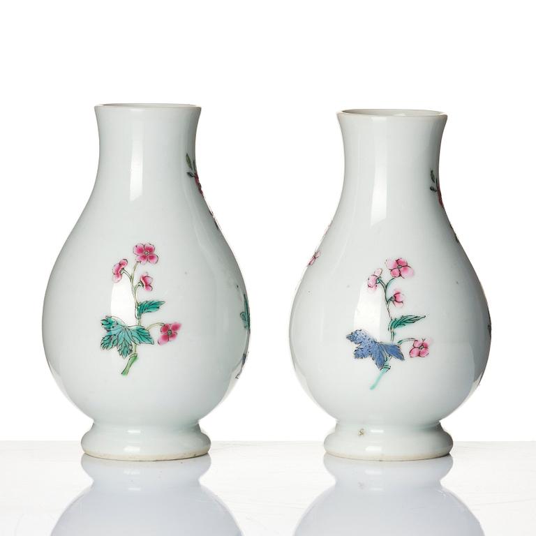 A pair of famille rose vases, Qing dynasty, 18th century.