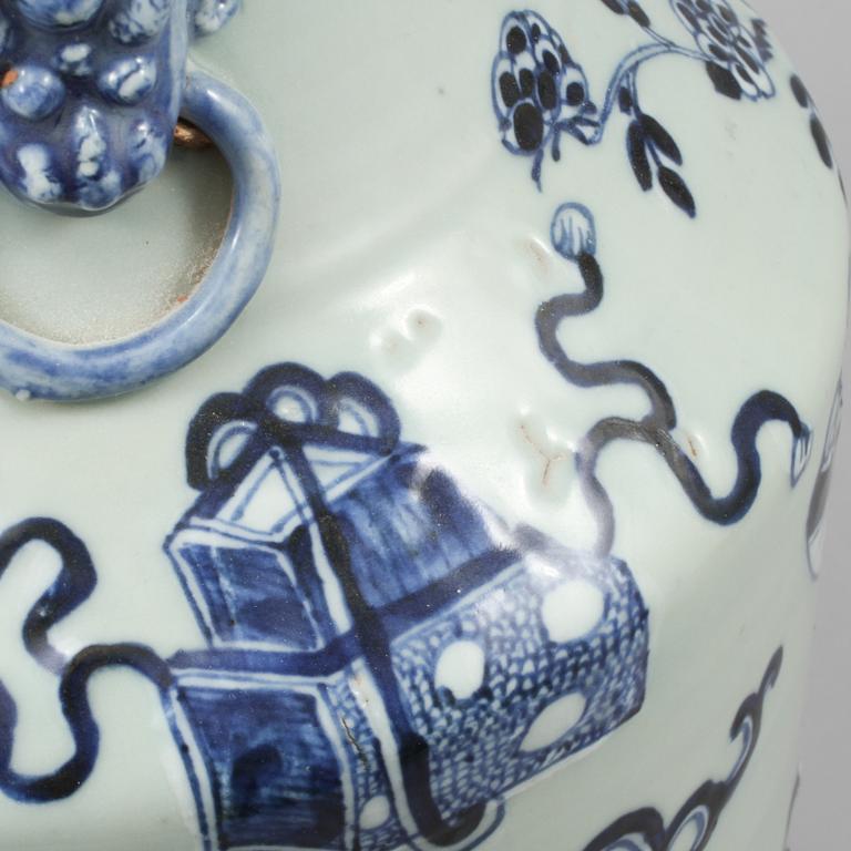 GOLVVAS, porslin, Kina, 1800-tal.