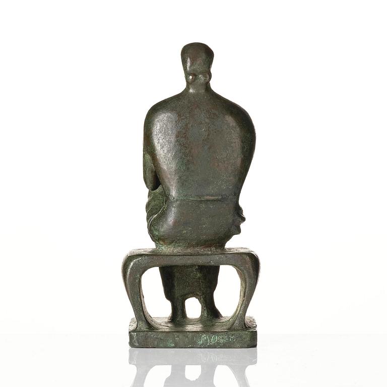 Henry Moore, "Seated figure".