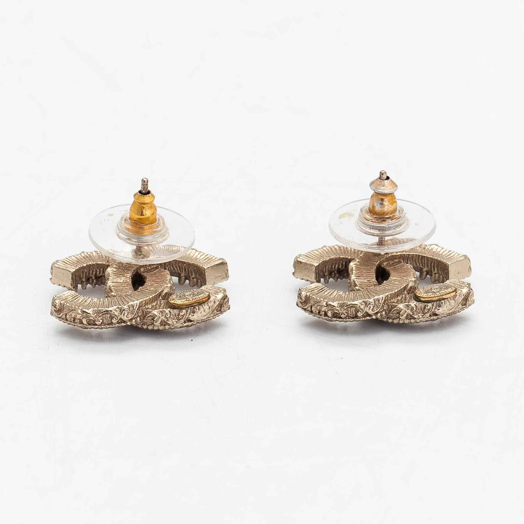 Chanel, "CC Baroque enamel" örhängen, 2014.