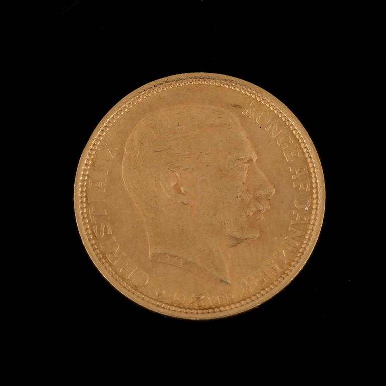 GULDMYNT, 10 kroner, Danmark 1913. Vikt ca 4 gram.