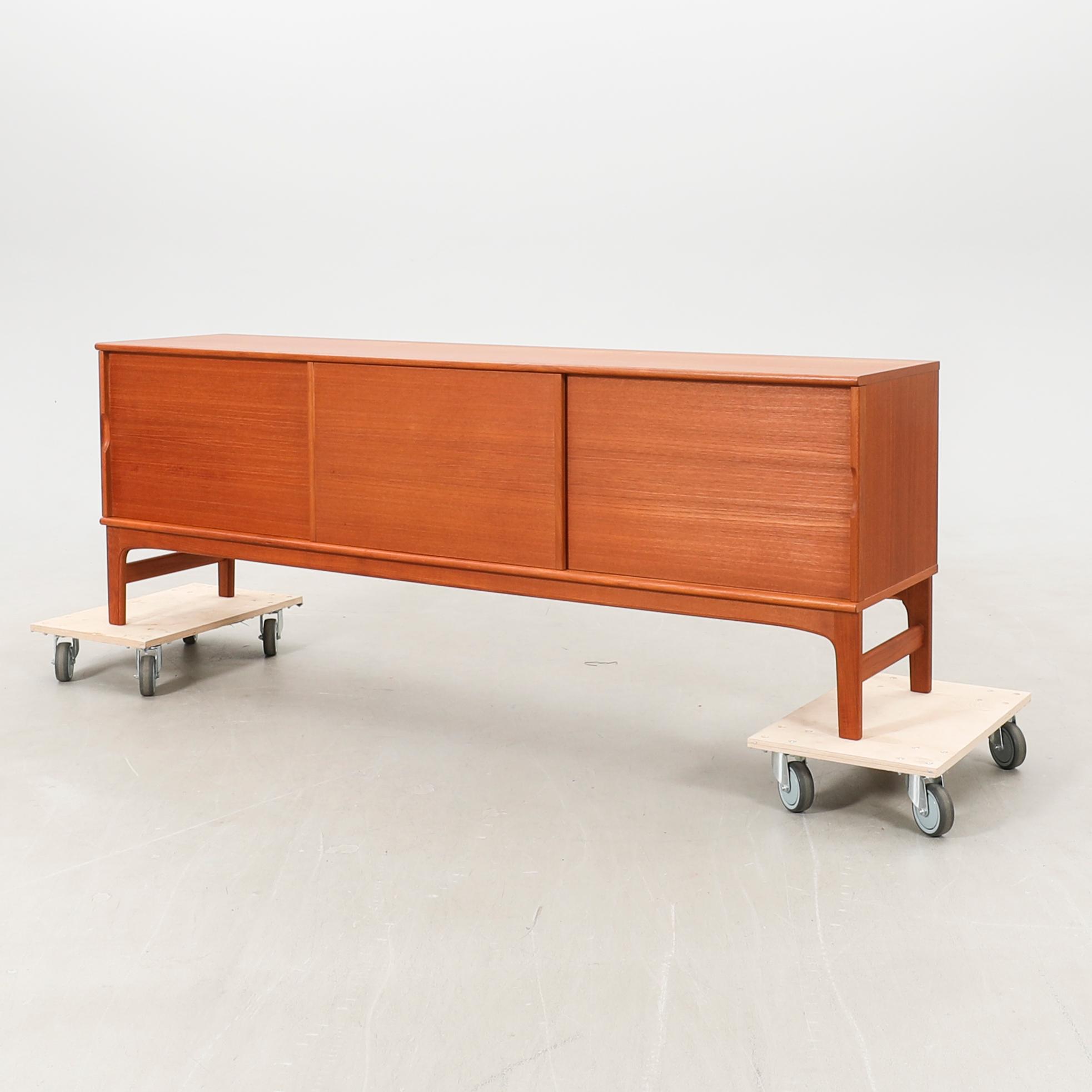 Yngvar Sandström, sideboard Säffle möbelfabrik 1960-tal.