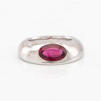 Georg Jensen 'Eclipse' ring in 18K white gold with cabochon-cut rubellite, designed by Kim Buck.