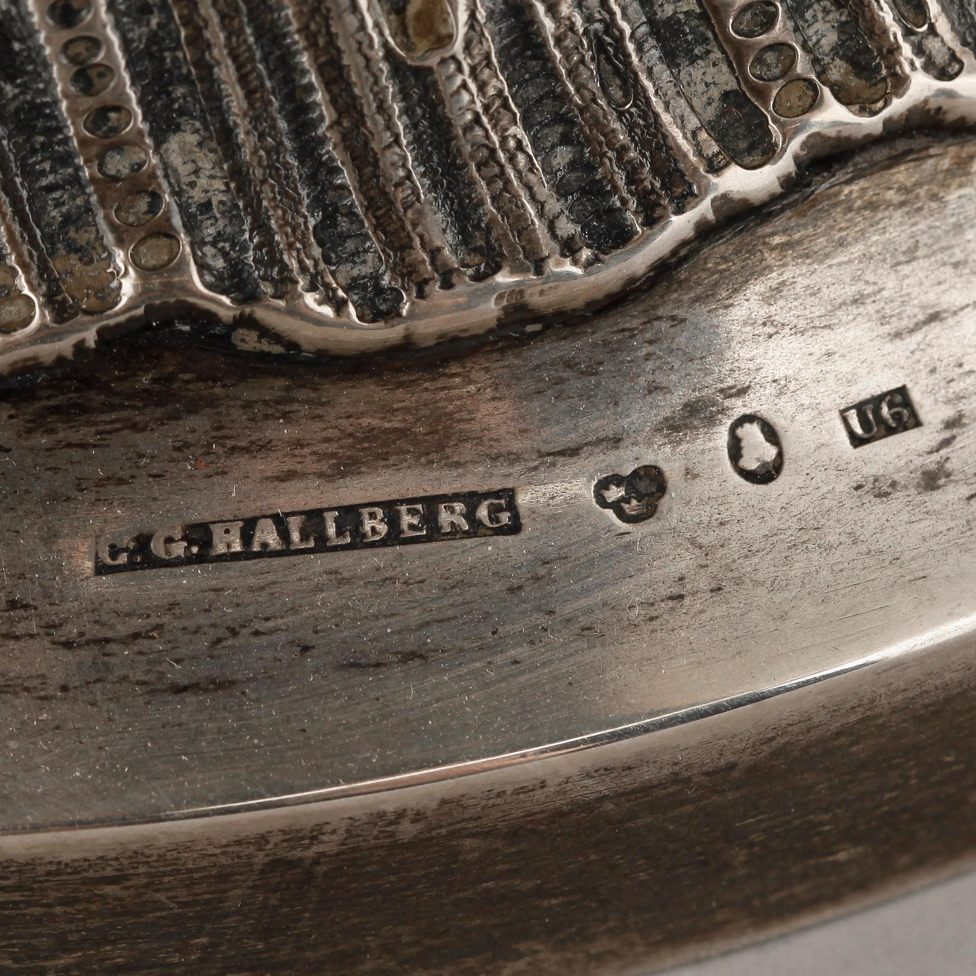 BÅLSKÅL samt SLEV, silver, C G. Hallberg, Stockholm, 1898. Totalvikt 1659 gram.