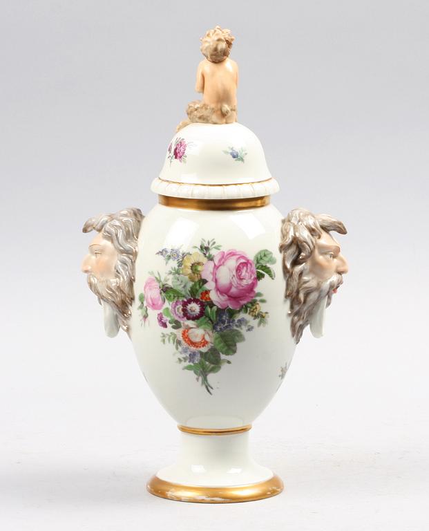 LOCKURNA, porslin, rokokostil, Kungl Dansk, sekelskiftet 1800/1900.