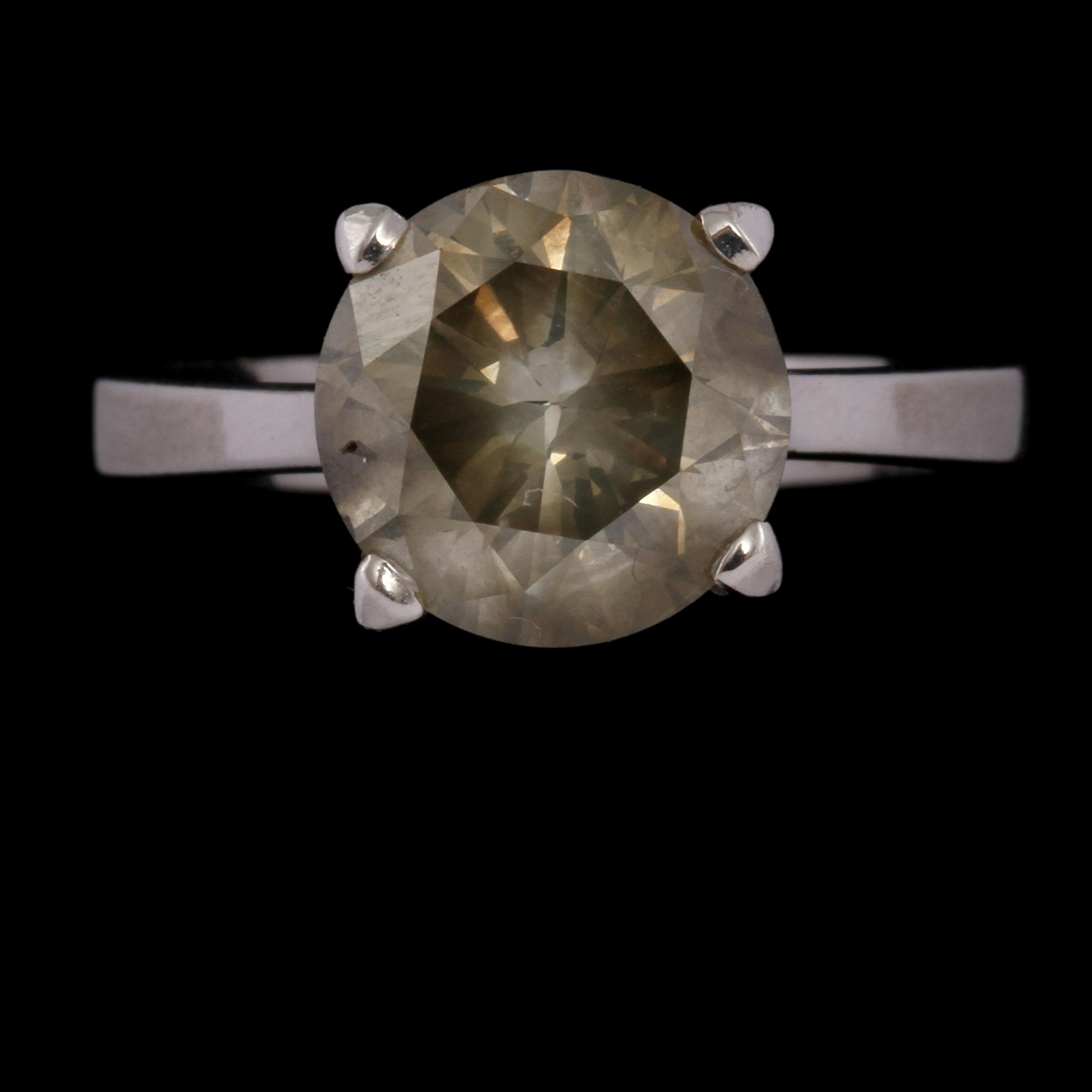 RING, 18k vitguld med briljantslipad diamant ca 3.50 ct. Vikt 4 g.