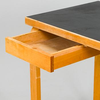 Alvar Aalto, amid-20th century 'K81' desk for O.Y. Huonekalu-ja Rakennustyötehdas A.B.