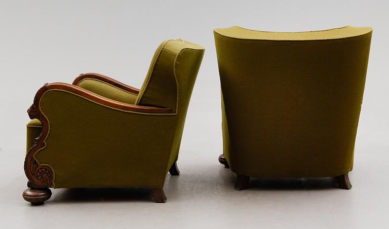 FÅTÖLJER, 1 par snarlika, 1900-talets första hälft.