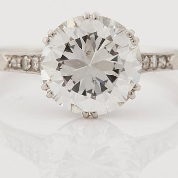 A old brilliant cut diamond ring.