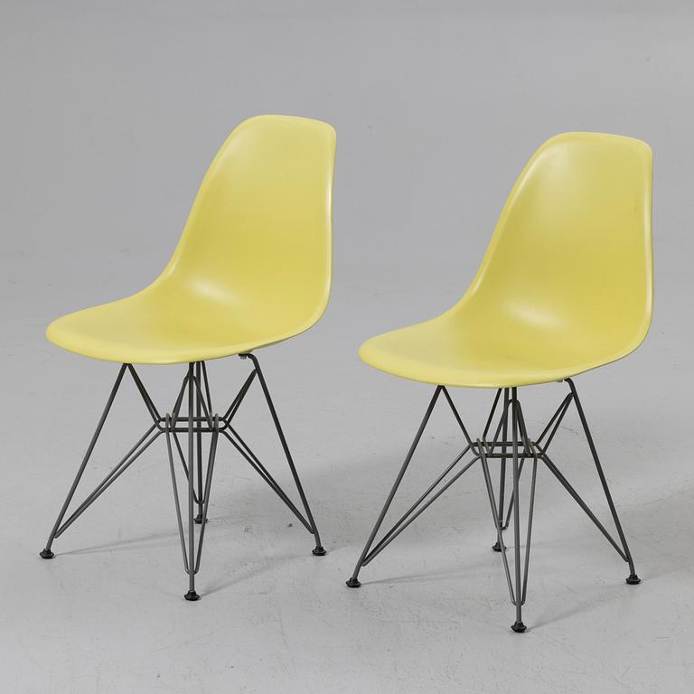 Charles & Ray Eames, Bord samt stolar, DSR Plastic Chairs, Vitra, 2000-tal.