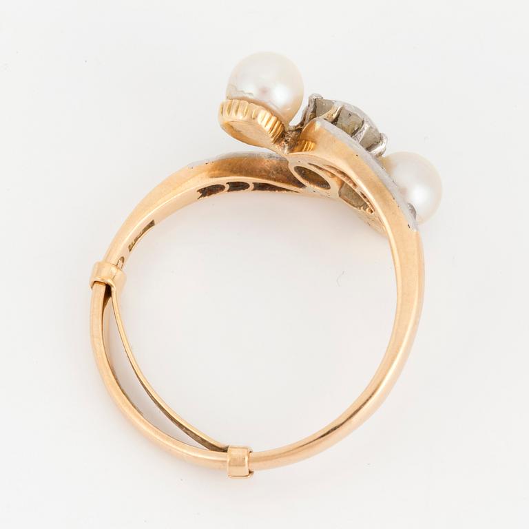 C.G HALLBERG, Ring with pearls and old-cut diamonds. 1918.