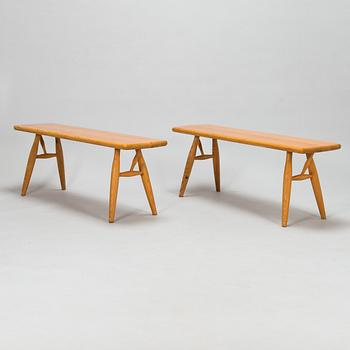 Ilmari Tapiovaara, Two 1970's benches for Laukaan Puu.