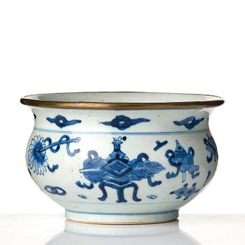 A blue and white censer, Qing dynasty, Kangxi (1662-1722).