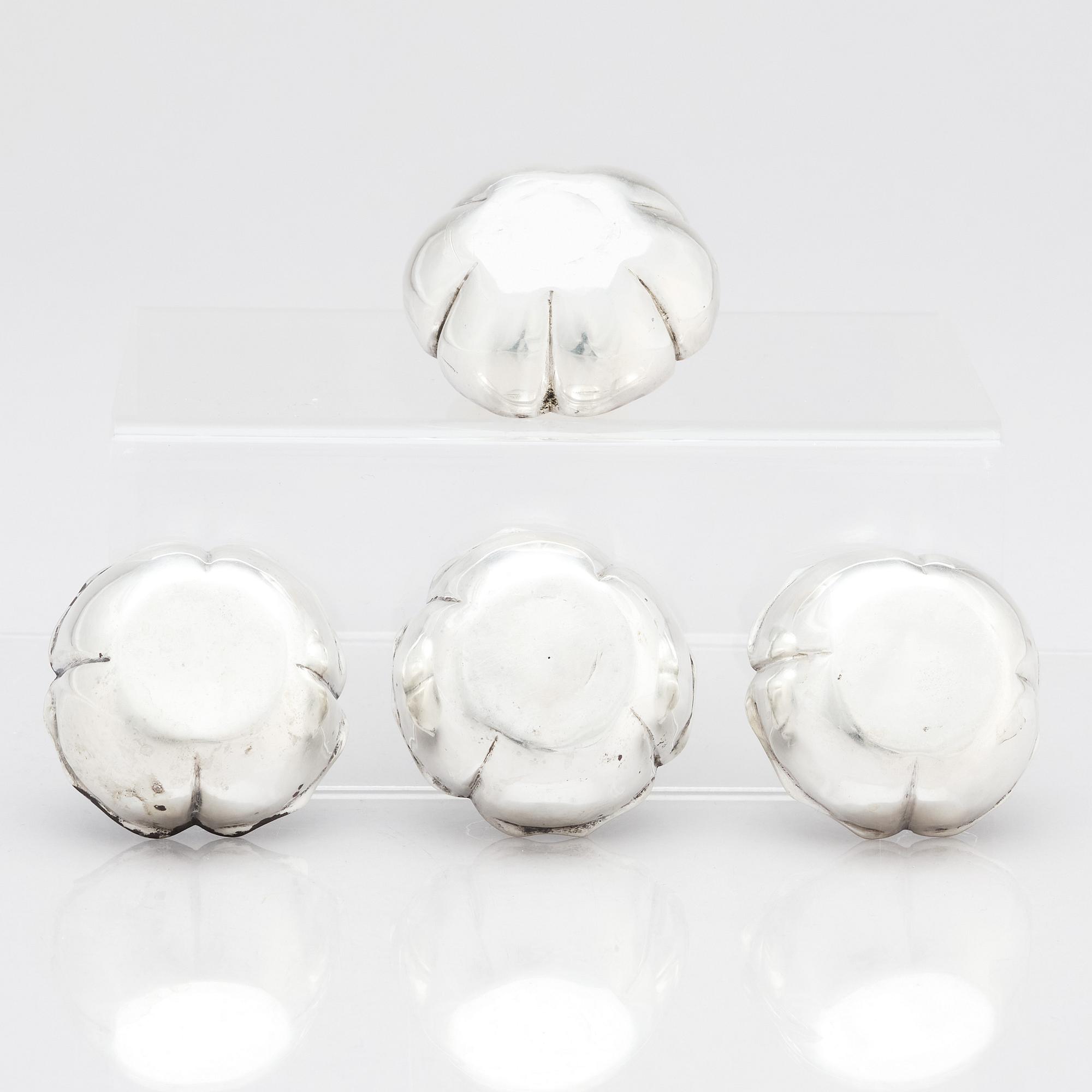 Skålar, 3+1, låghaltigt silver, Kina, Qingdynastin.