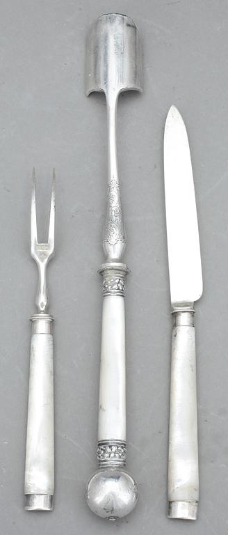 FRUKTBESTICK, 14 delar, silver och pärlemor, Sheffield 1900.