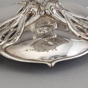 An Art Nouveau double silver bowl on stand, maker's mark CG Hallberg, Stockholm, 1902.