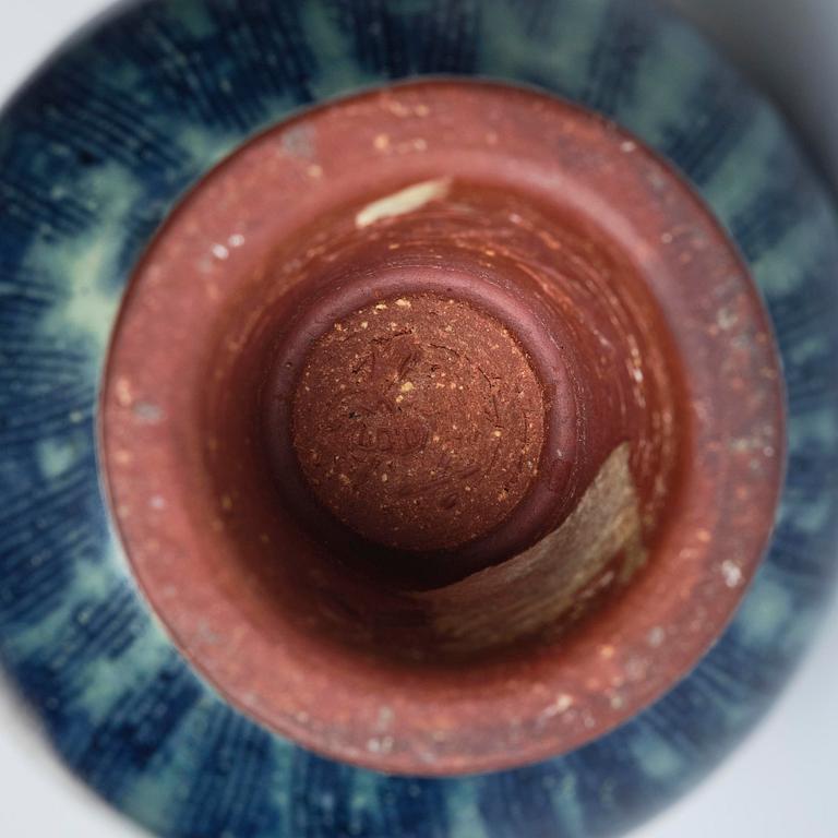 Wilhelm Kåge, a Farsta Spirea stoneware vase, Gustavsberg Studio 1950s.