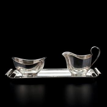 SOCKERSKÅL, GRÄDDSNÄCKA OCH BRICKA, silver, Norge, ca 1957. Vikt tot. 253 g.
