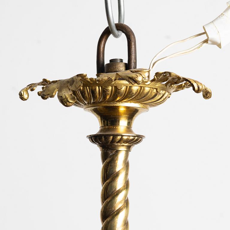 Takkrona, nyrokoko, 1900-talets första hälft.