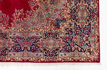 Carpet, Kirman Laver, semi-antique, 392 x 296 cm.