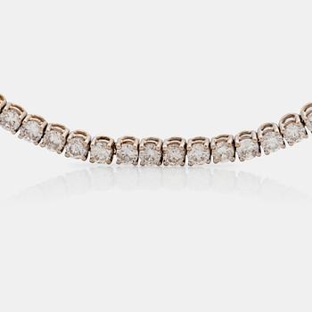 655. A circa 15.6 ct brilliant cut diamond necklace.