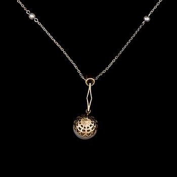 A PENDANT, platinum, diamond, pearl. Russian maker's marks, St Petersburg early 1900s.