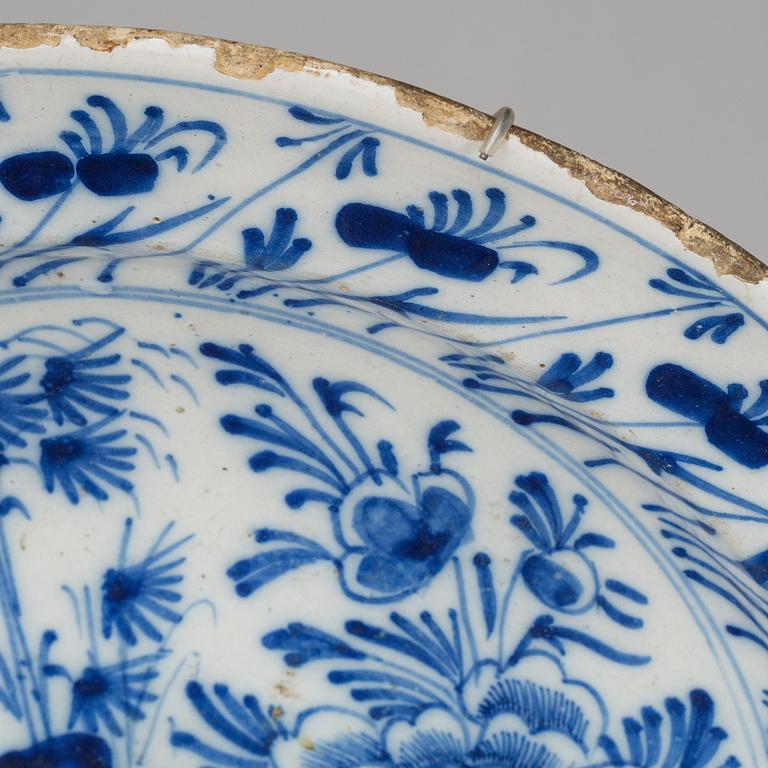 A chinoiserie faience dish, Northern Europa, 18th Century.