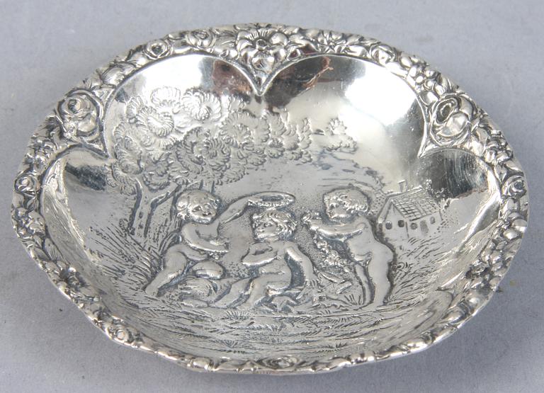 PARTI SILVER, 10 st, bl a Kina, 1900-tal. 314 gram.