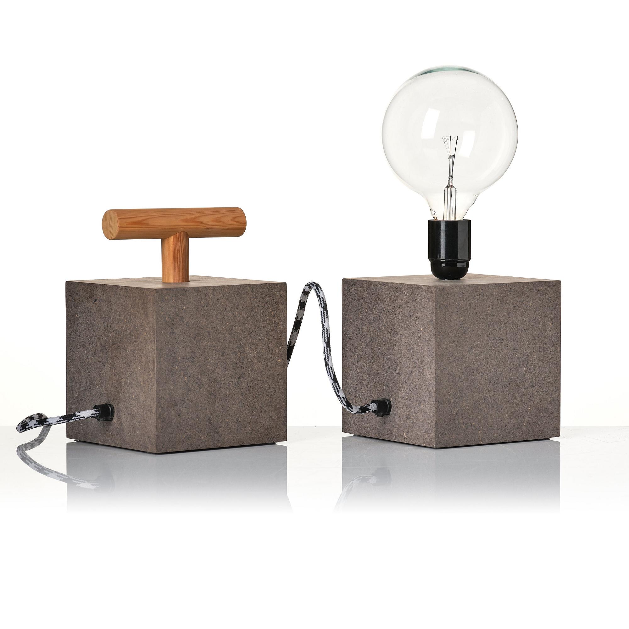 Karlsson & Björk (Erik Björk & Mattias Karlsson), bordslampa, "Boom", edition om 2 exemplar, egen studio, 2014.