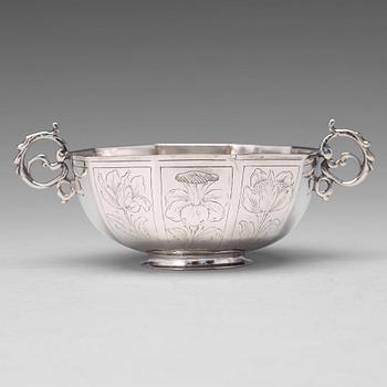 106. Jöran Hieronymi Bernegau, bränvinsskål, silver, Norrköping (verksam 1648-1679). Barock.