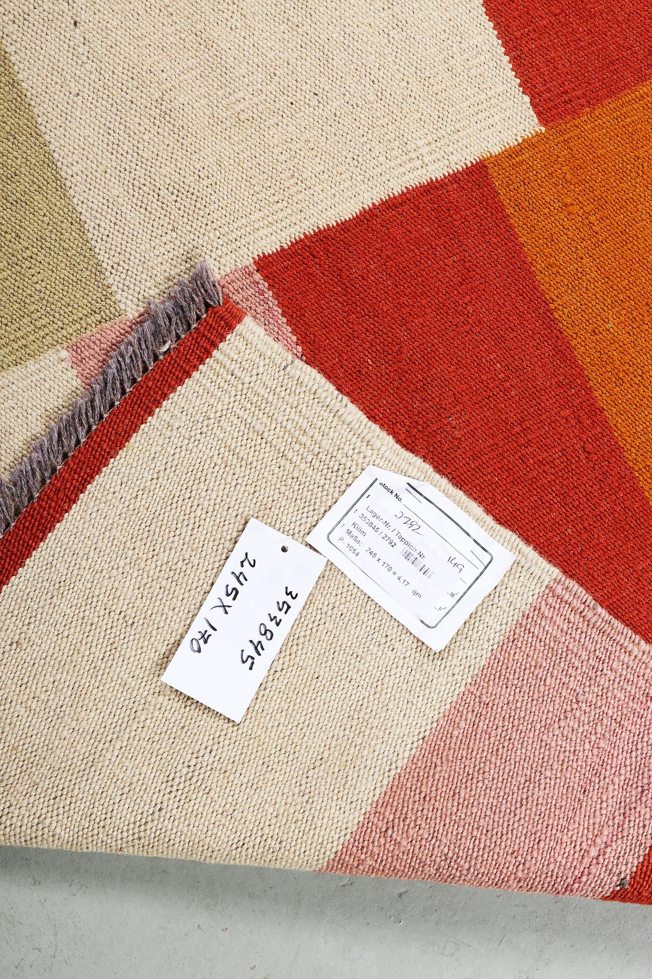 Matta, Kelim, modern design, ca 245 x 170 cm.