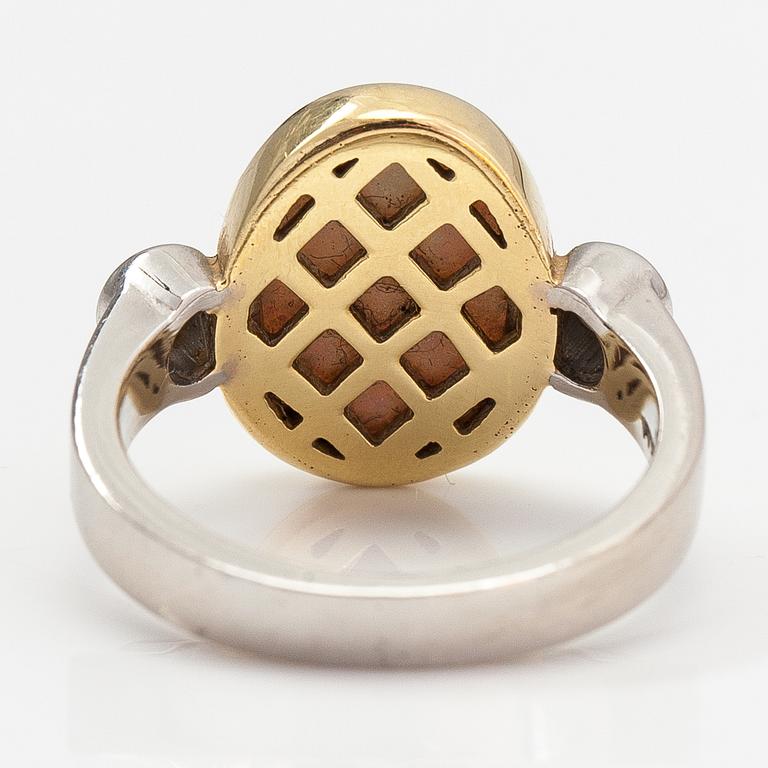 Ring, platina, 18K guld, opal och diamanter ca 0.20 ct tot.