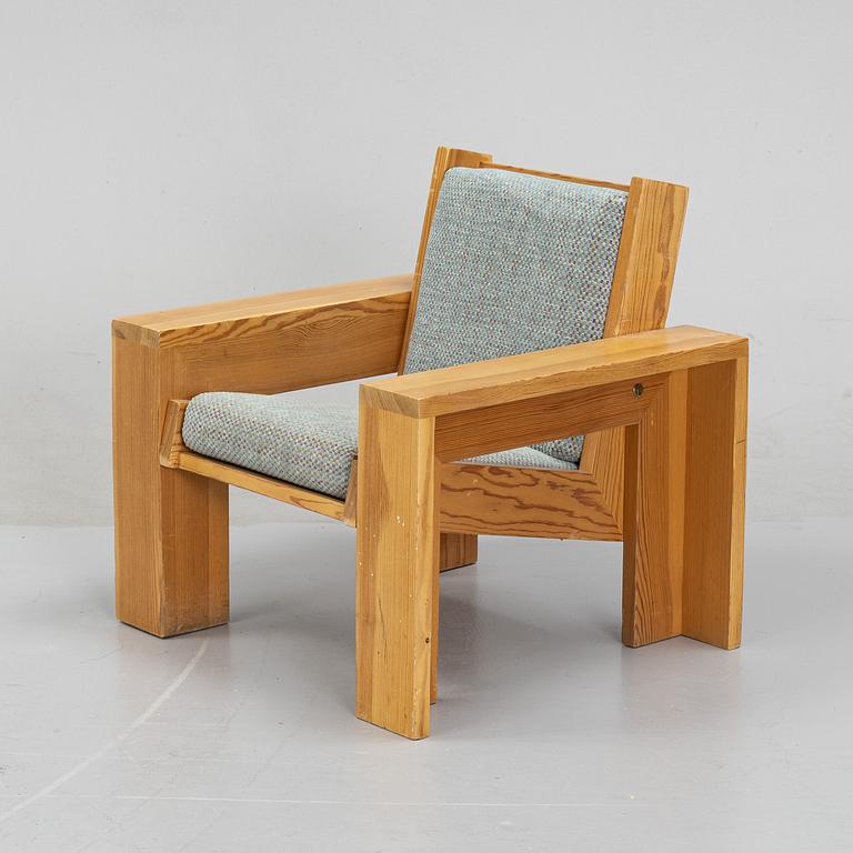 Barnmöbler, fåtölj och pallar, 4 st, 1970-tal.