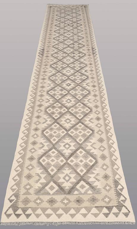 GALLERIMATTA, Kelim, ca 498 x 80 cm.