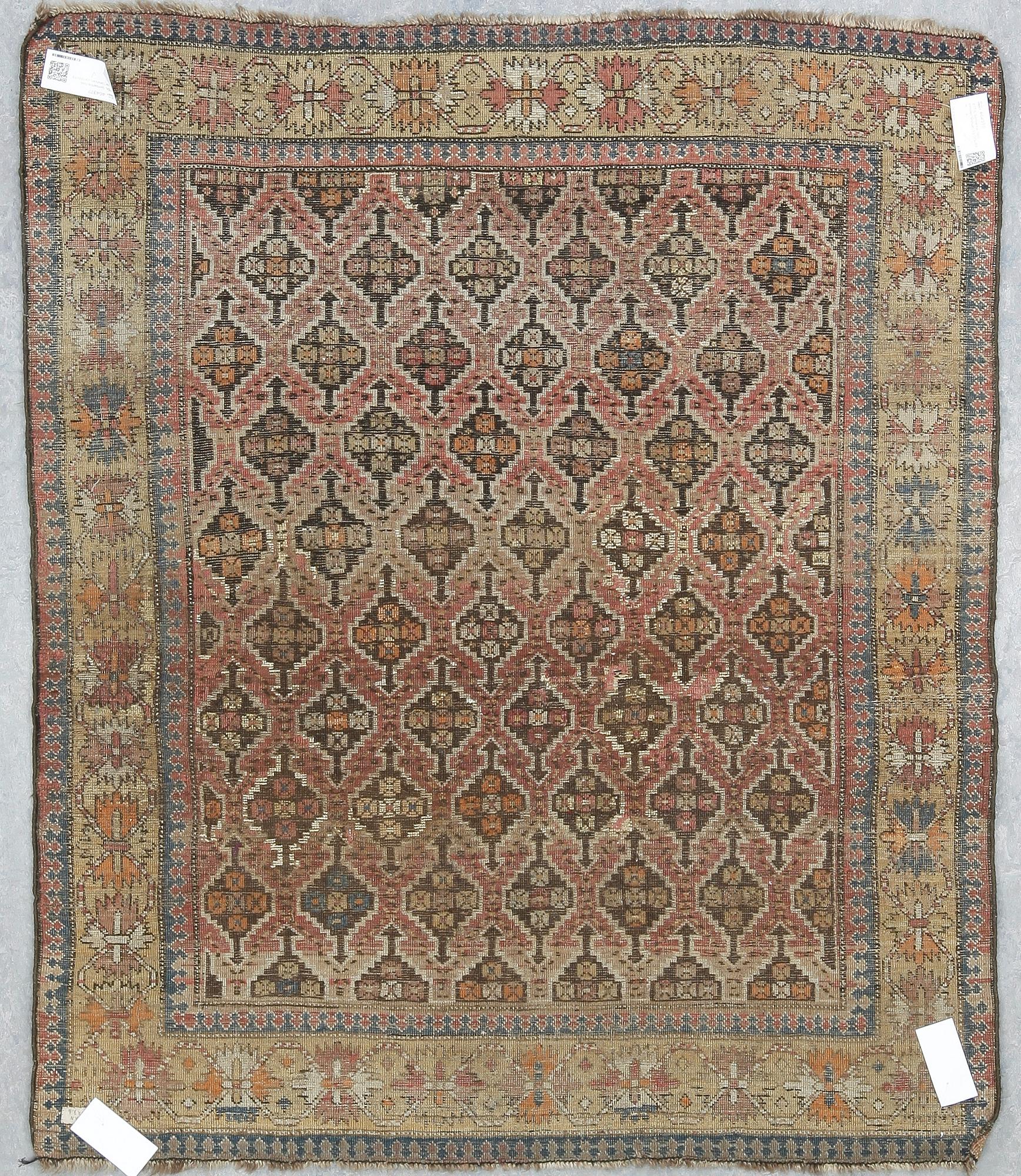 MATTA, Semiantik/old, sannolikt Shirvan, ca 133x113 cm.