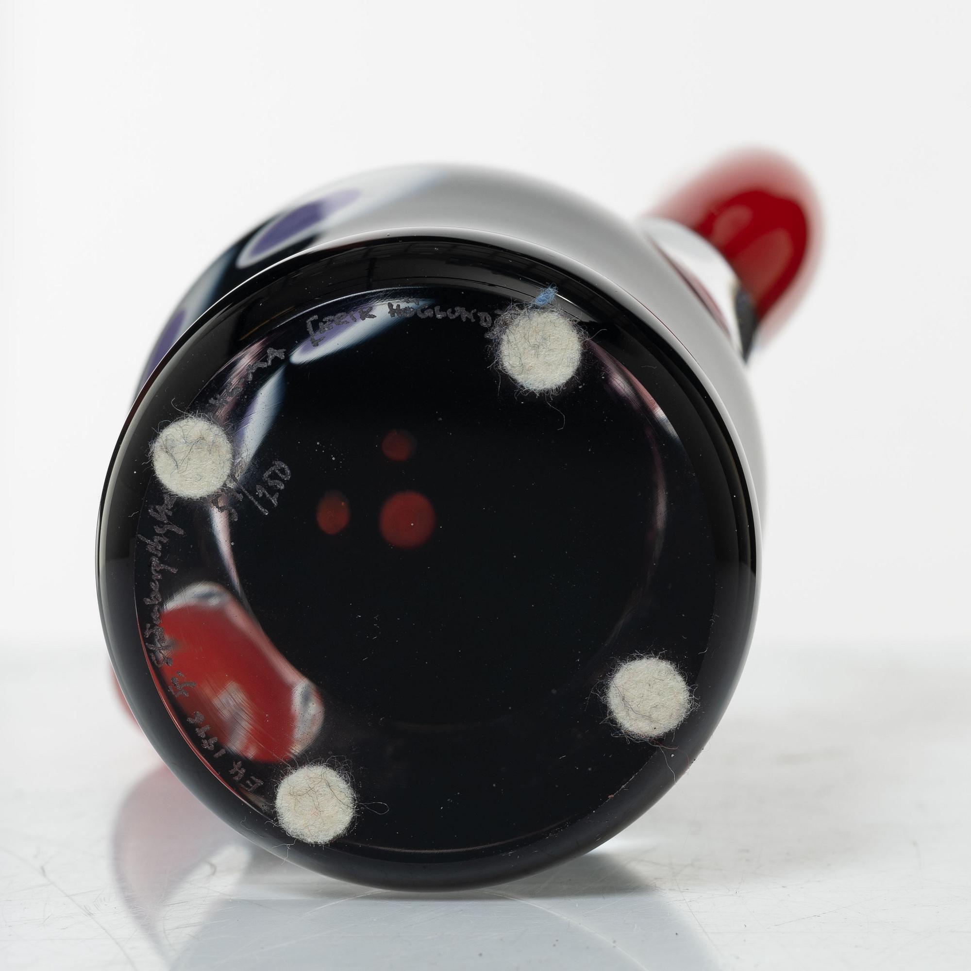 Erik Höglund, a glass vase/sculpture, Studioglas Strömbergshyttan 1996.