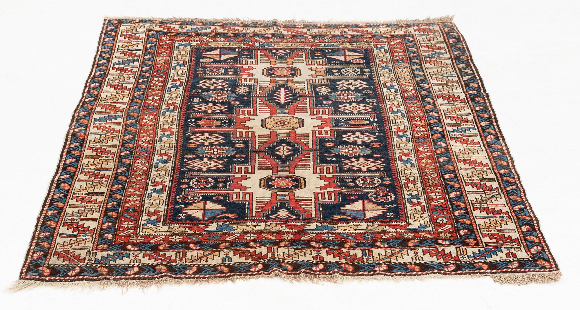 Matta, antik Shirvan, ca 143 x 113 cm.