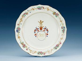 1409. A famille rose armorial charger, Qing dynasty, Qianlong (1736-95).